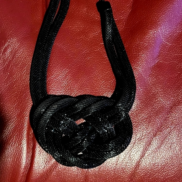 NECKLACE - Picture 3 of 3